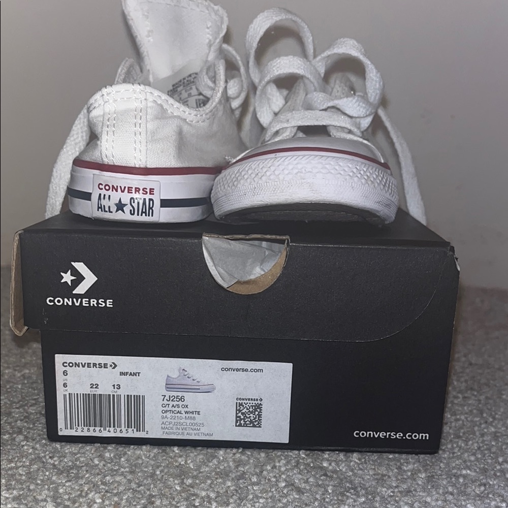 Converse White Sneakers Classic Canvas Low-Top